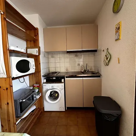 Apartment 2 Pieces Avec Loggia, Piscine Et Parking Prive A 250m Des Commerces Et Proche - Fr-1-229b-74
