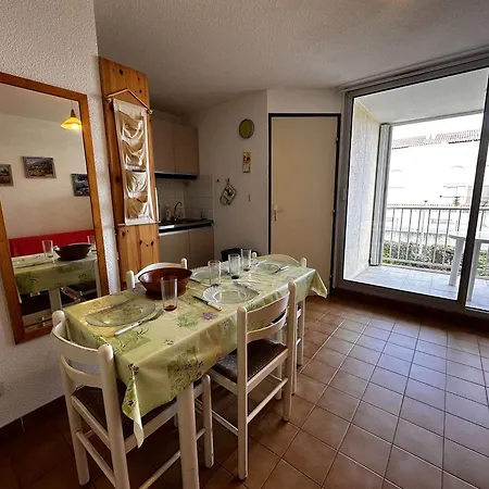 Apartment 2 Pieces Avec Loggia, Piscine Et Parking Prive A 250m Des Commerces Et Proche - Fr-1-229b-74 *