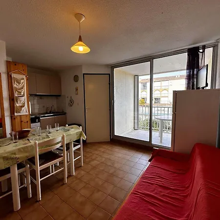 2 Pieces Avec Loggia, Piscine Et Parking Prive A 250m Des Commerces Et Proche - Fr-1-229b-74 * Narbonne